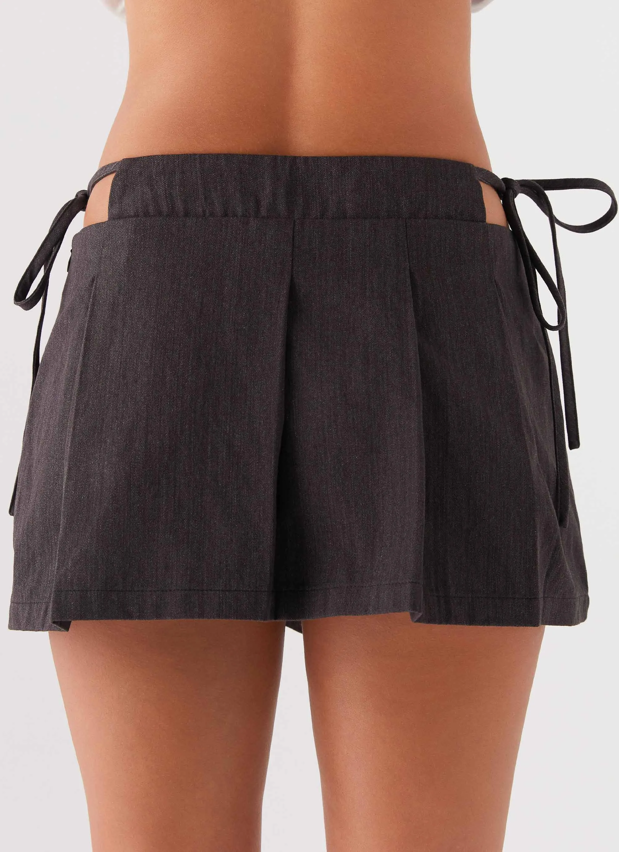 Alexie Pleated Mini Skirt - Black