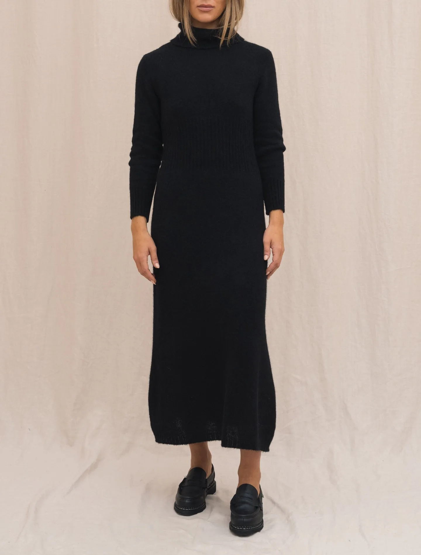 Alpaca Turtelneck Dress Black