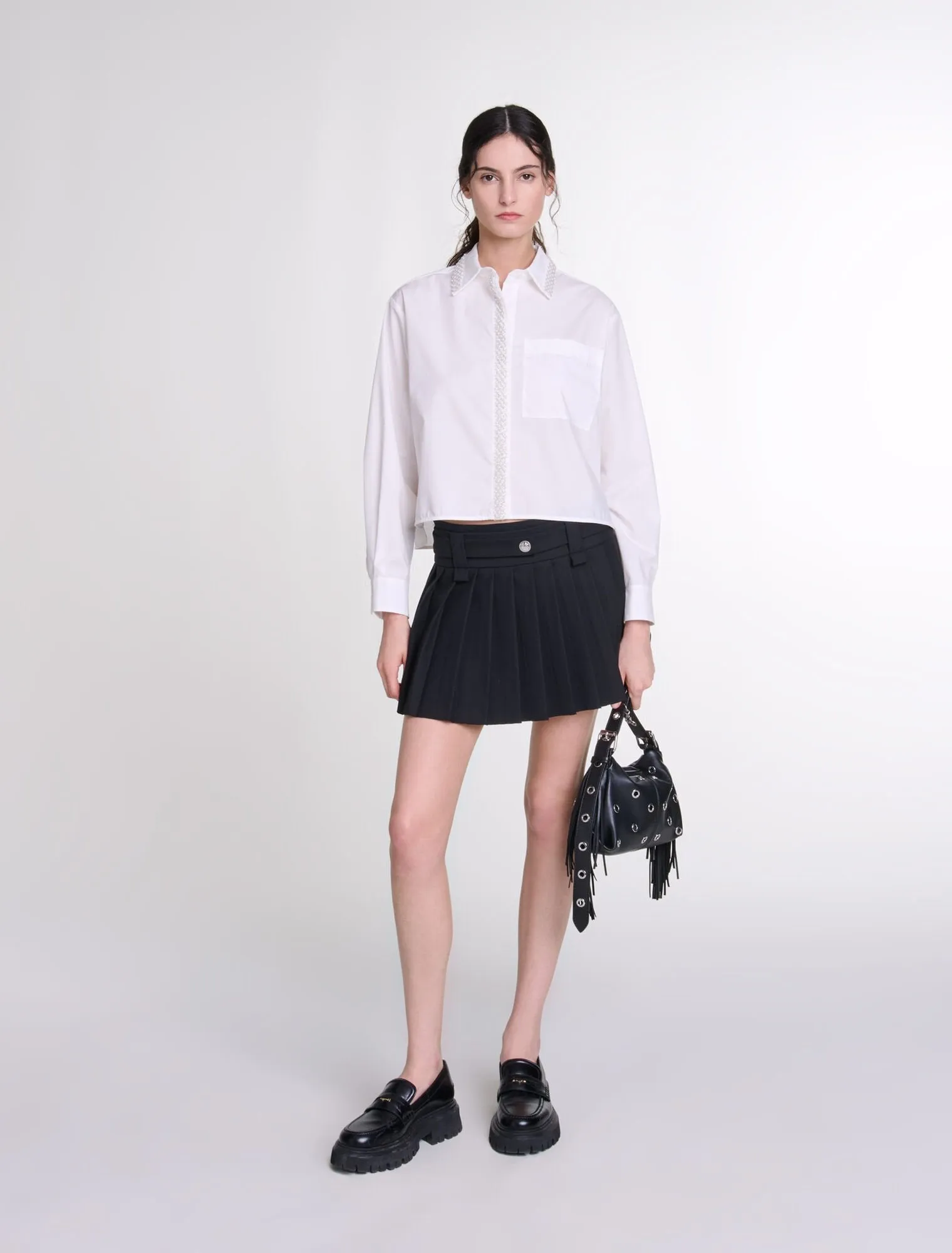 Asymmetrical pleated short skirt