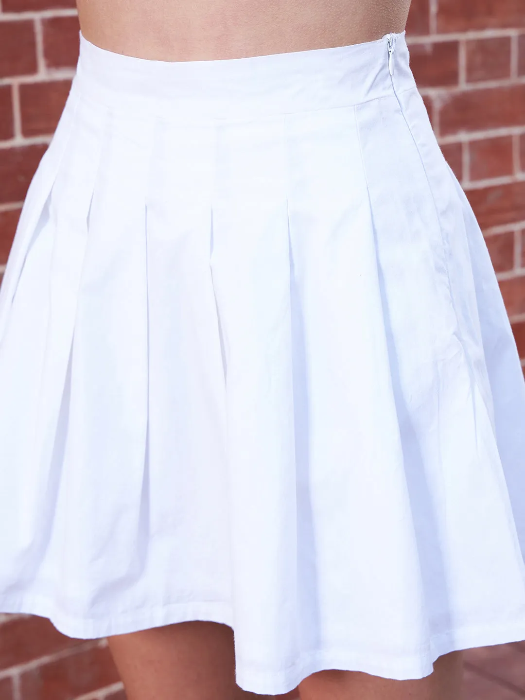 Berrylush Women Solid White Elastic Waistband Cotton Slip-On Pleated Mini Skirt