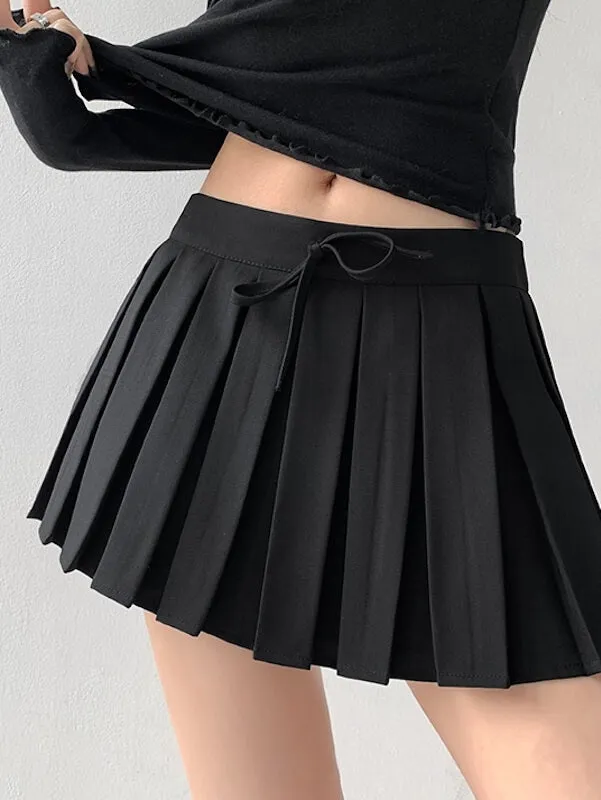 Cute pleated mini skirt