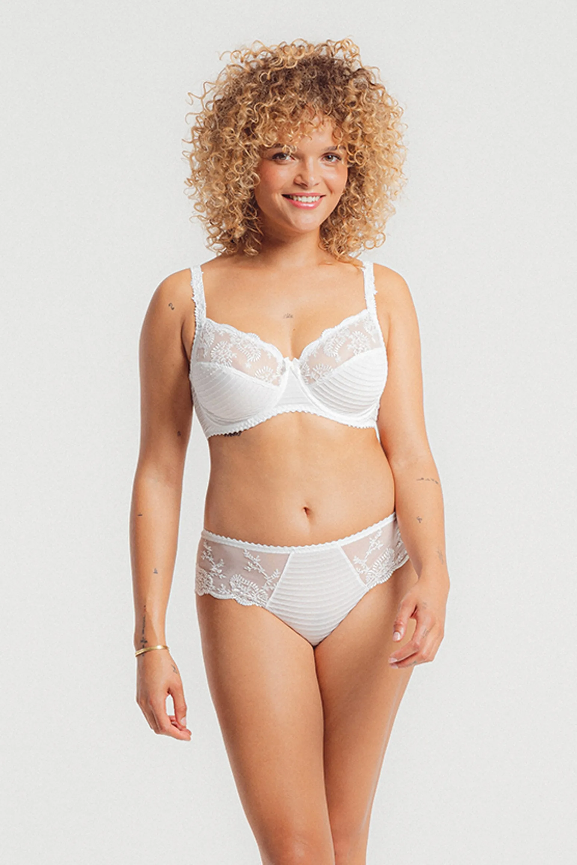 Élise Shorty Ivory