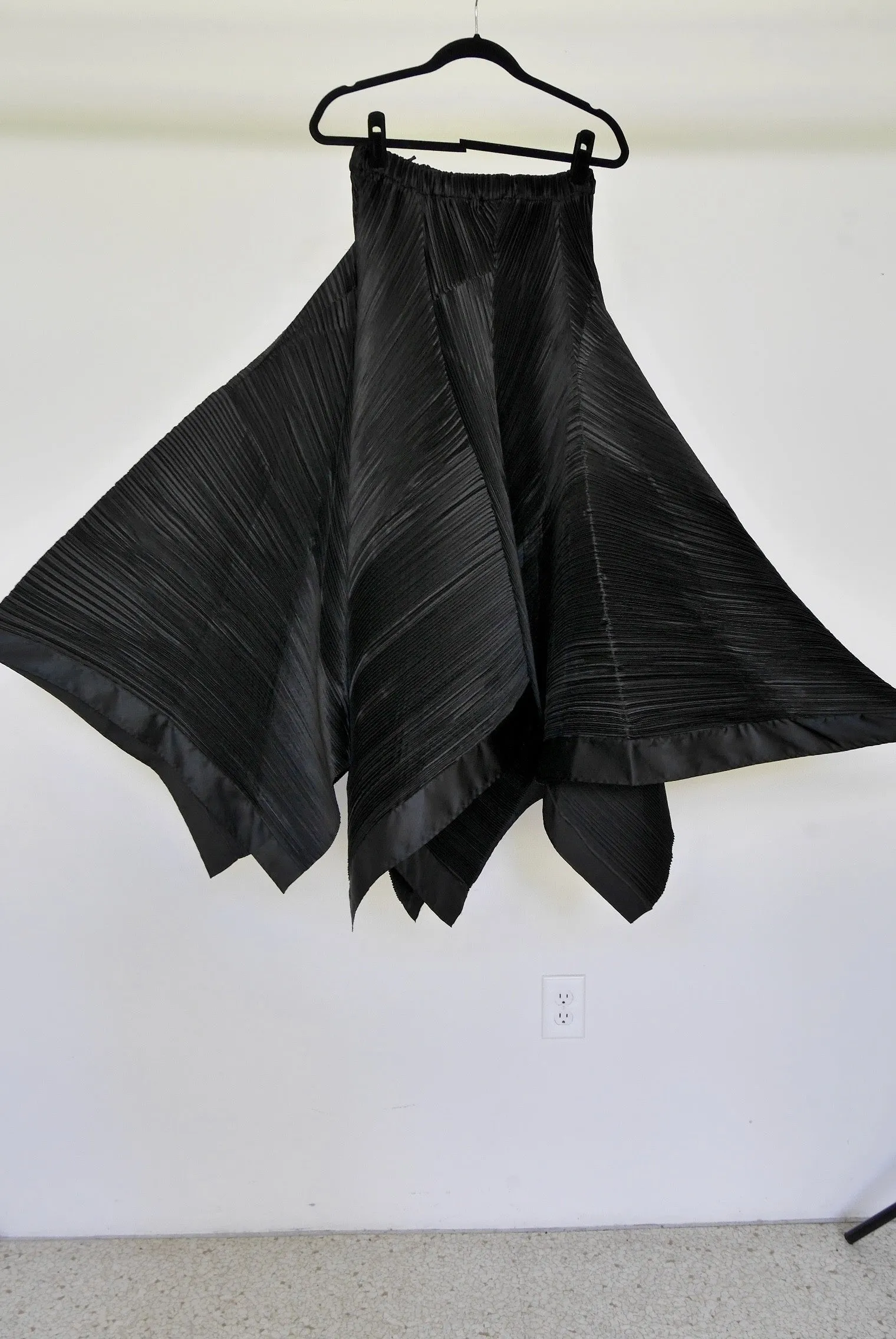 Mashiah avant-garde maxi skirt pleated batwing design