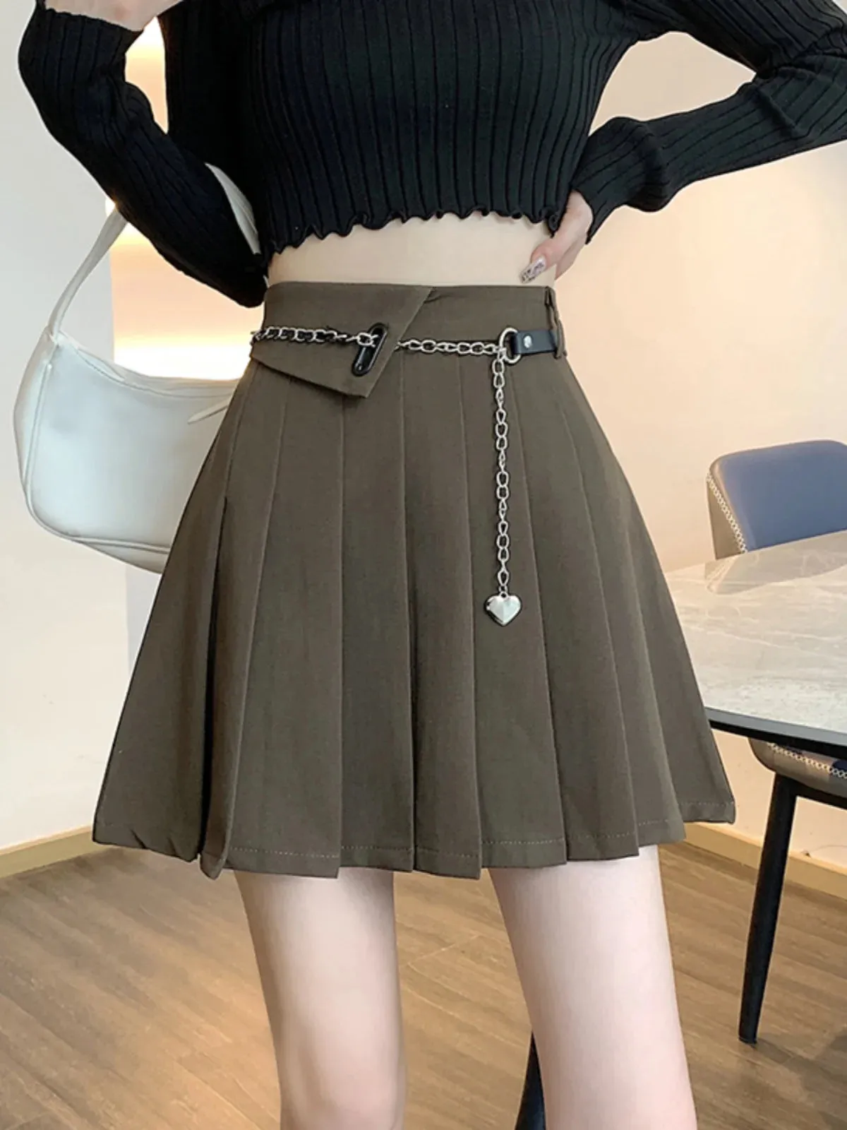 MQTIME  -  Black pleated skirt for women's Spring and Autumn 2024 new design with a chain A-line skirt, high waisted short skirt