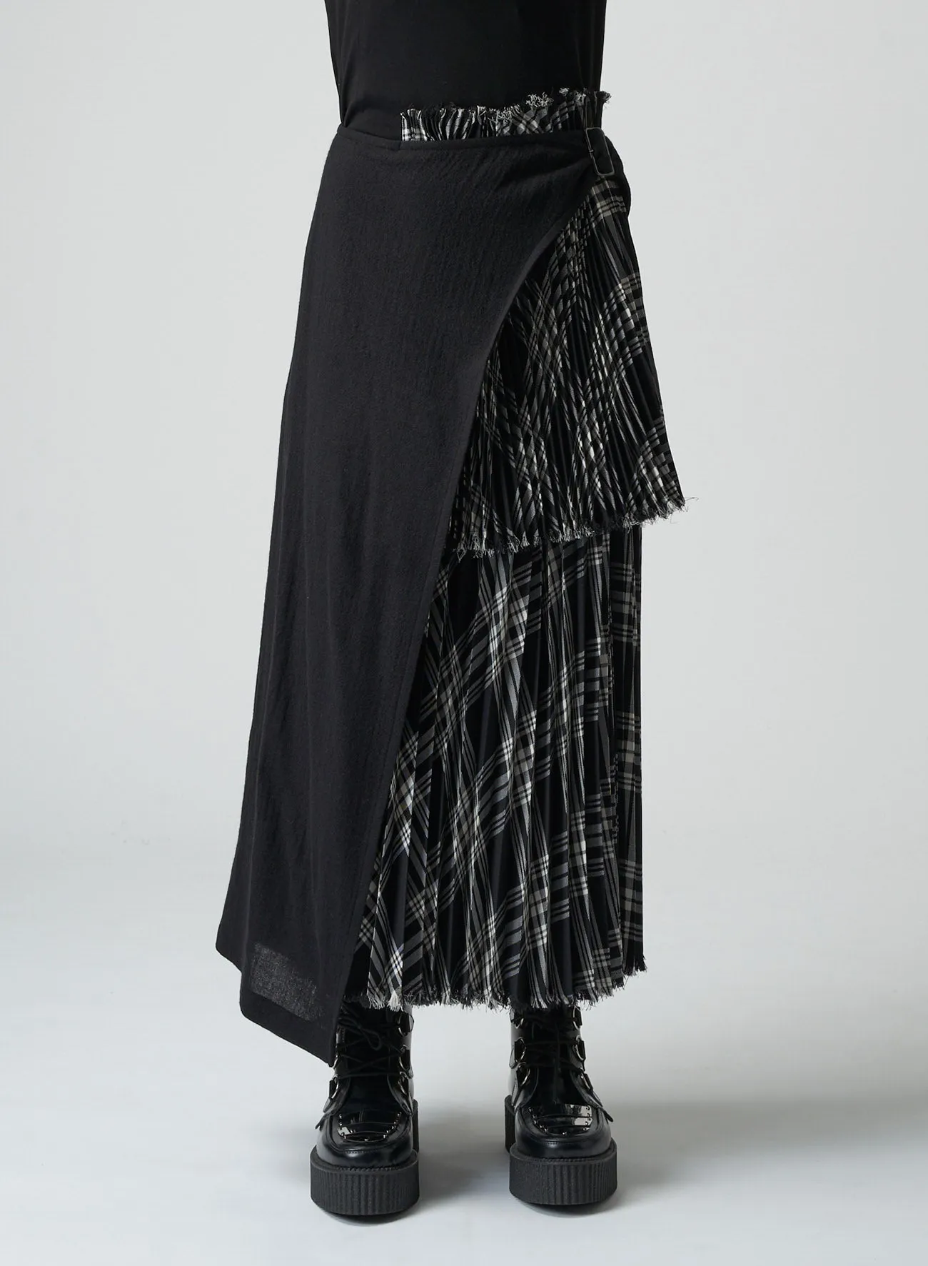 PLAID ASYMMETRIC PLEATED SKIRT