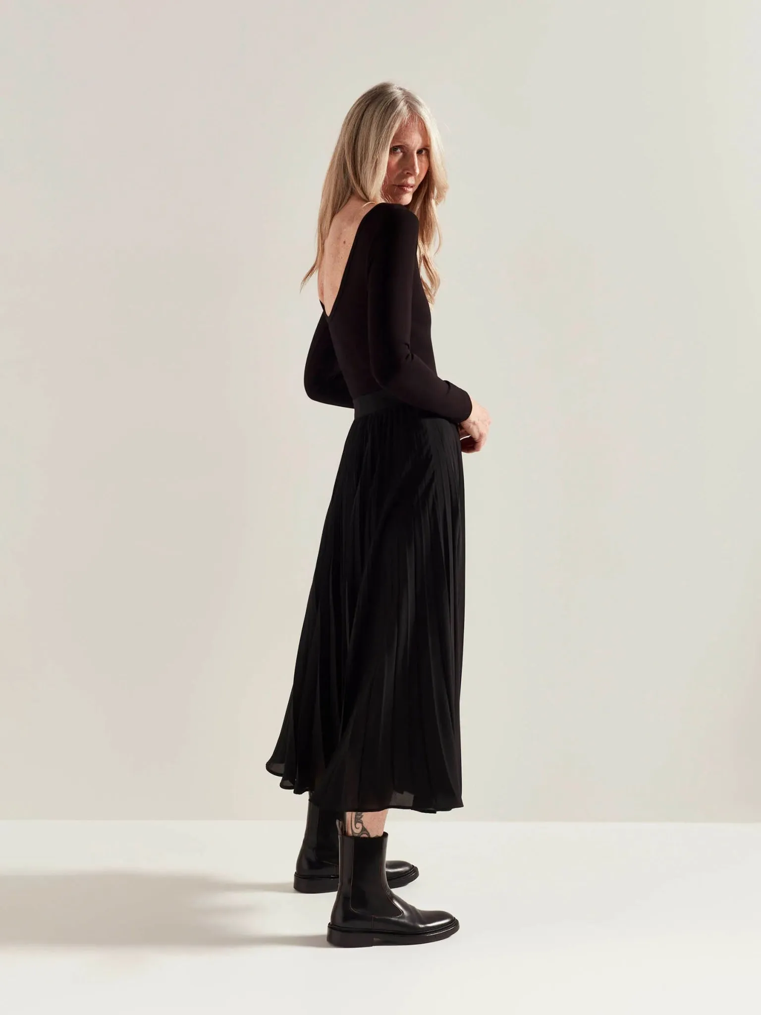 Posey Pleat Skirt (Matte Pleat) | Black