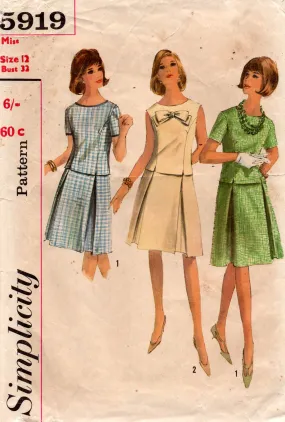 Simplicity 5919 Womens Princess Blouse & Pleated Skirt 1960s Vintage Sewing Pattern Size 12 Bust 32 inches